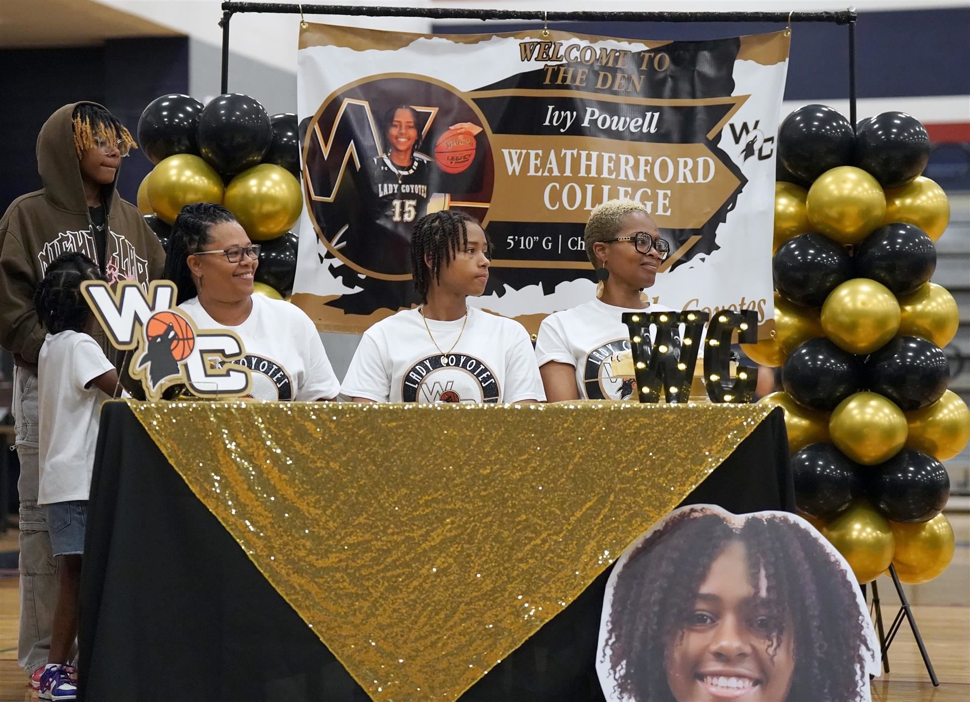 CHS spring basketball signing
