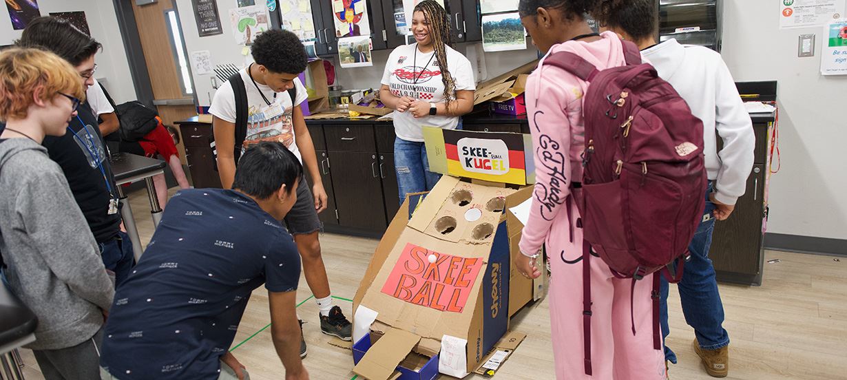 Nolan MS students play games 