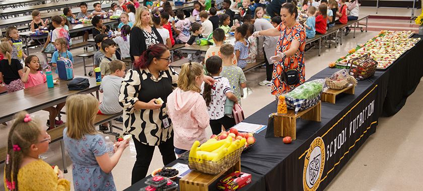  KISD School Nutrition offers farm-fresh snacks