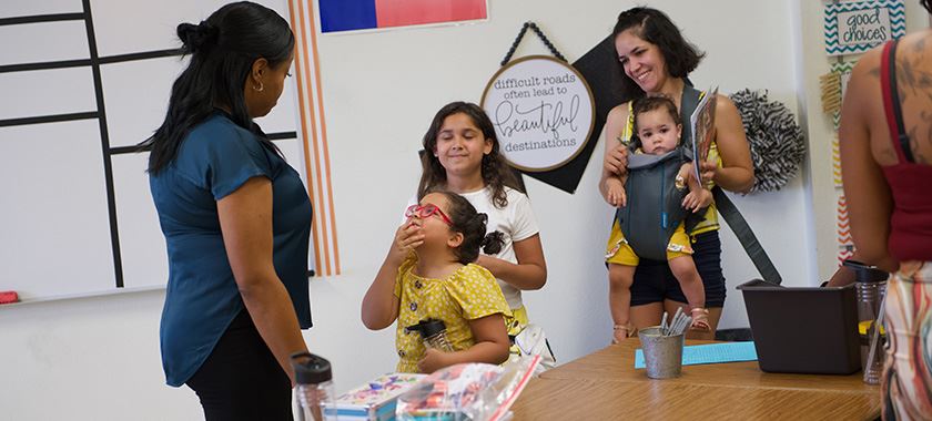  Maxdale Elementary greets family during Meet the Teacher